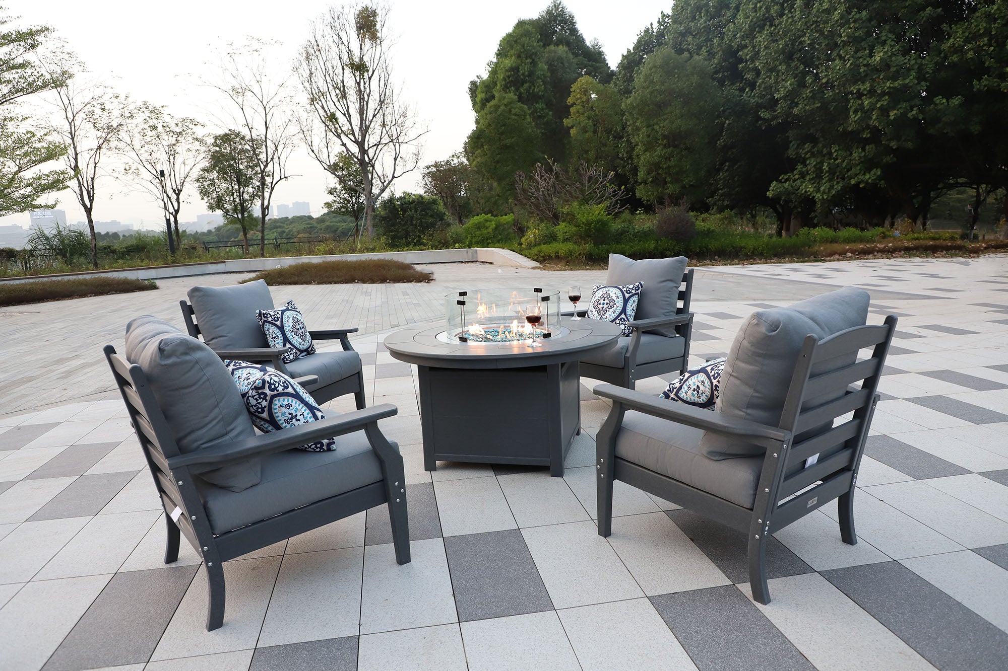 LuXeo Vail 25" ( H) x 48"(W) Round Firepit Set with 4 Deep Seating Chairs