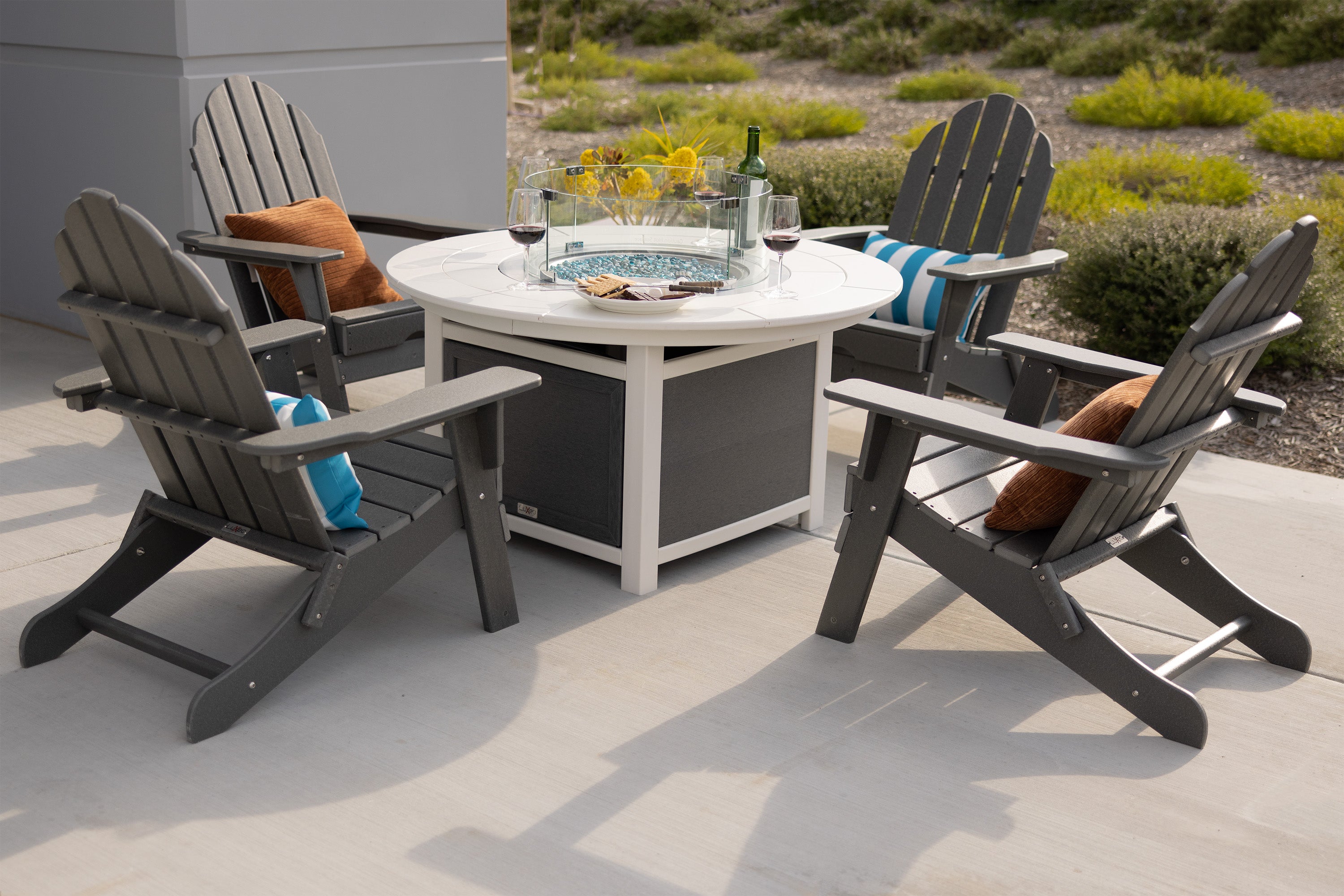 LuXeo Vail 48" Two-Tone Fire Pit Table, Round Top with Four Balboa Chairs