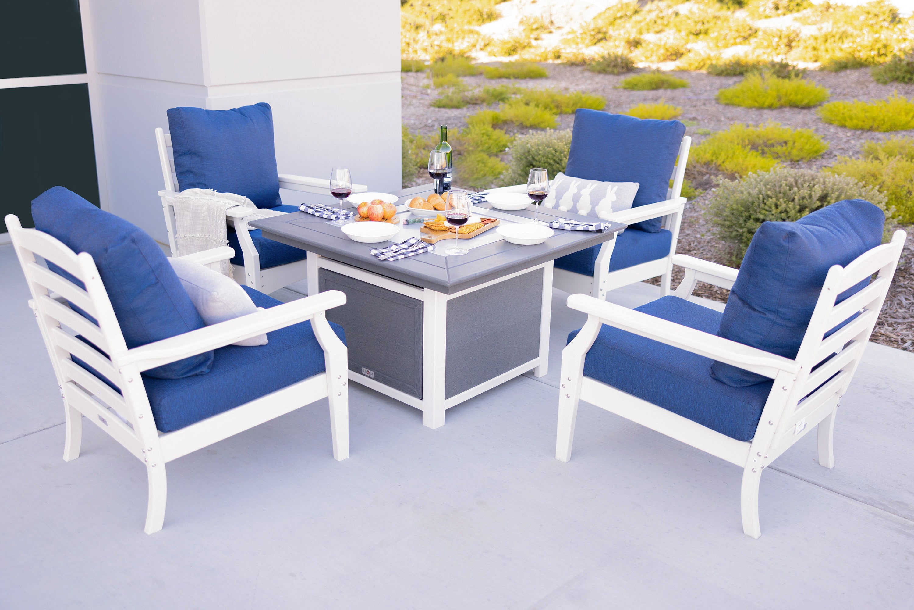 LuXeo Park City 42" Two Tone Fire Pit, Square Top with Four Aspen Chairs